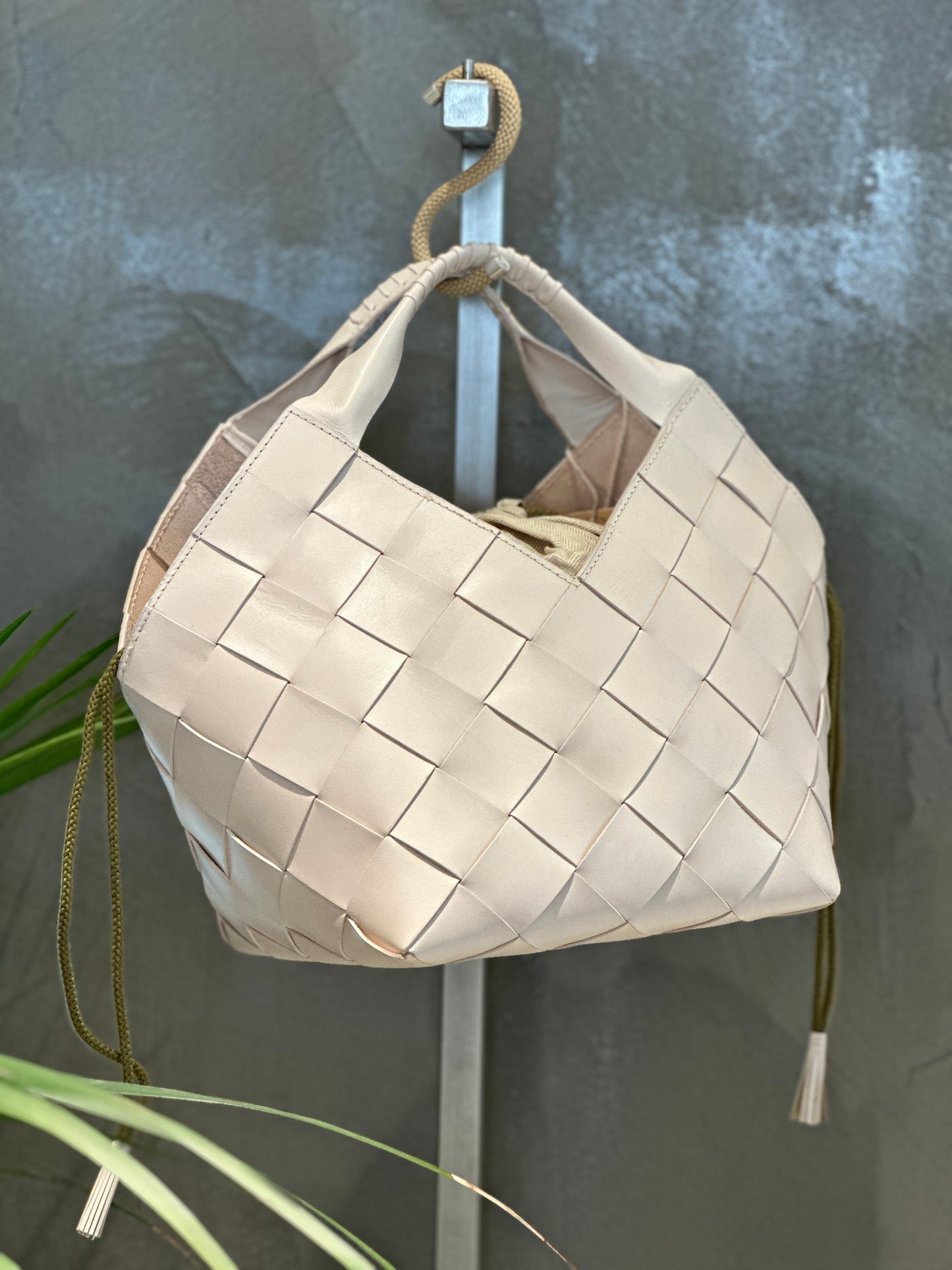 Borsa intreccio latte