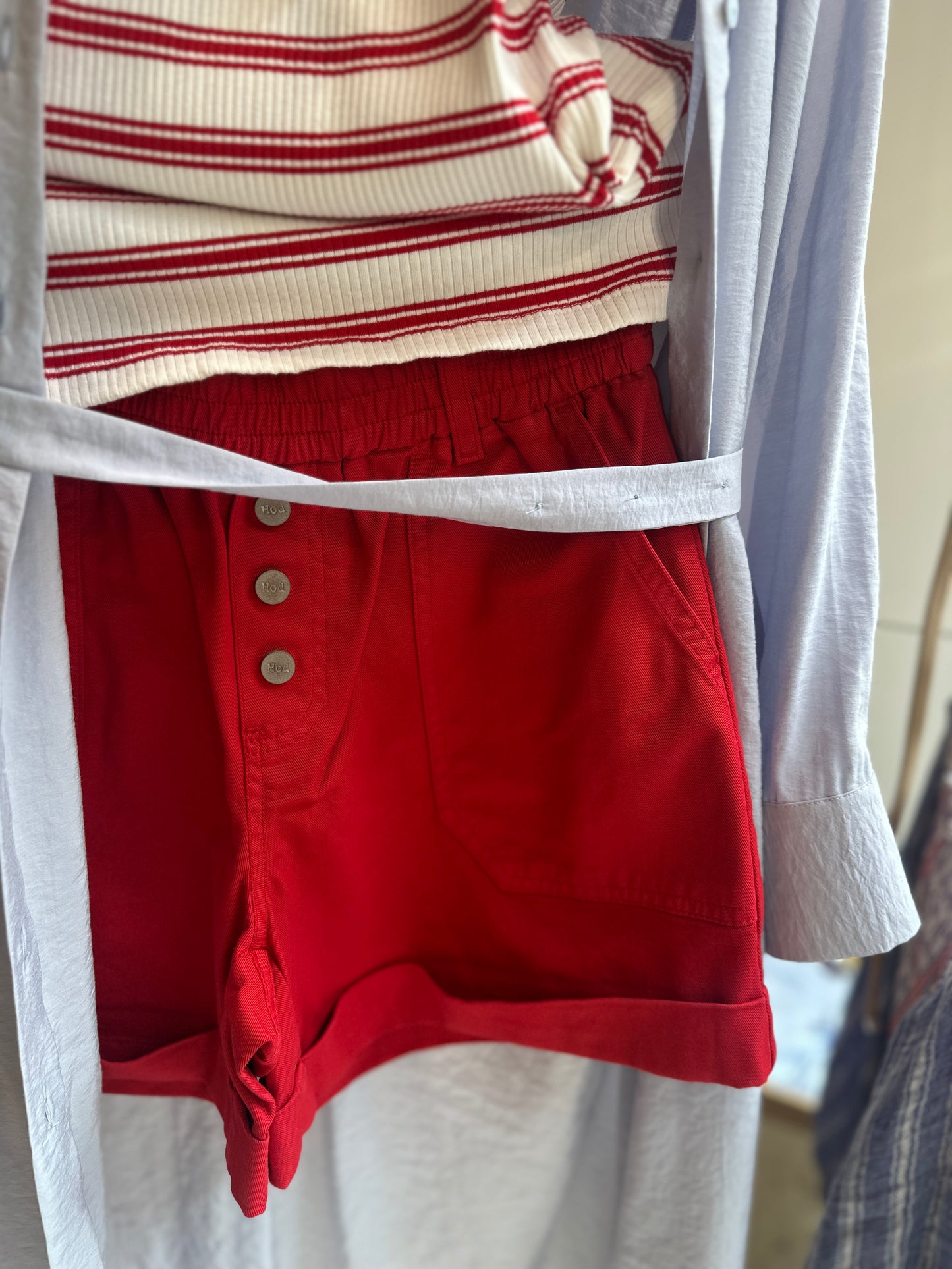 Short red