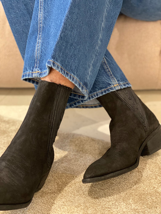 Stivaletto suede nero
