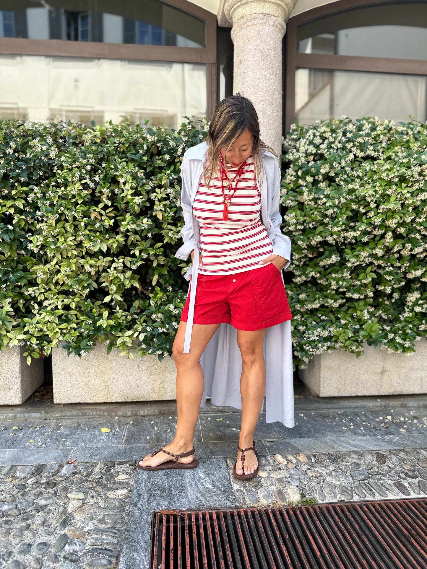 Short red