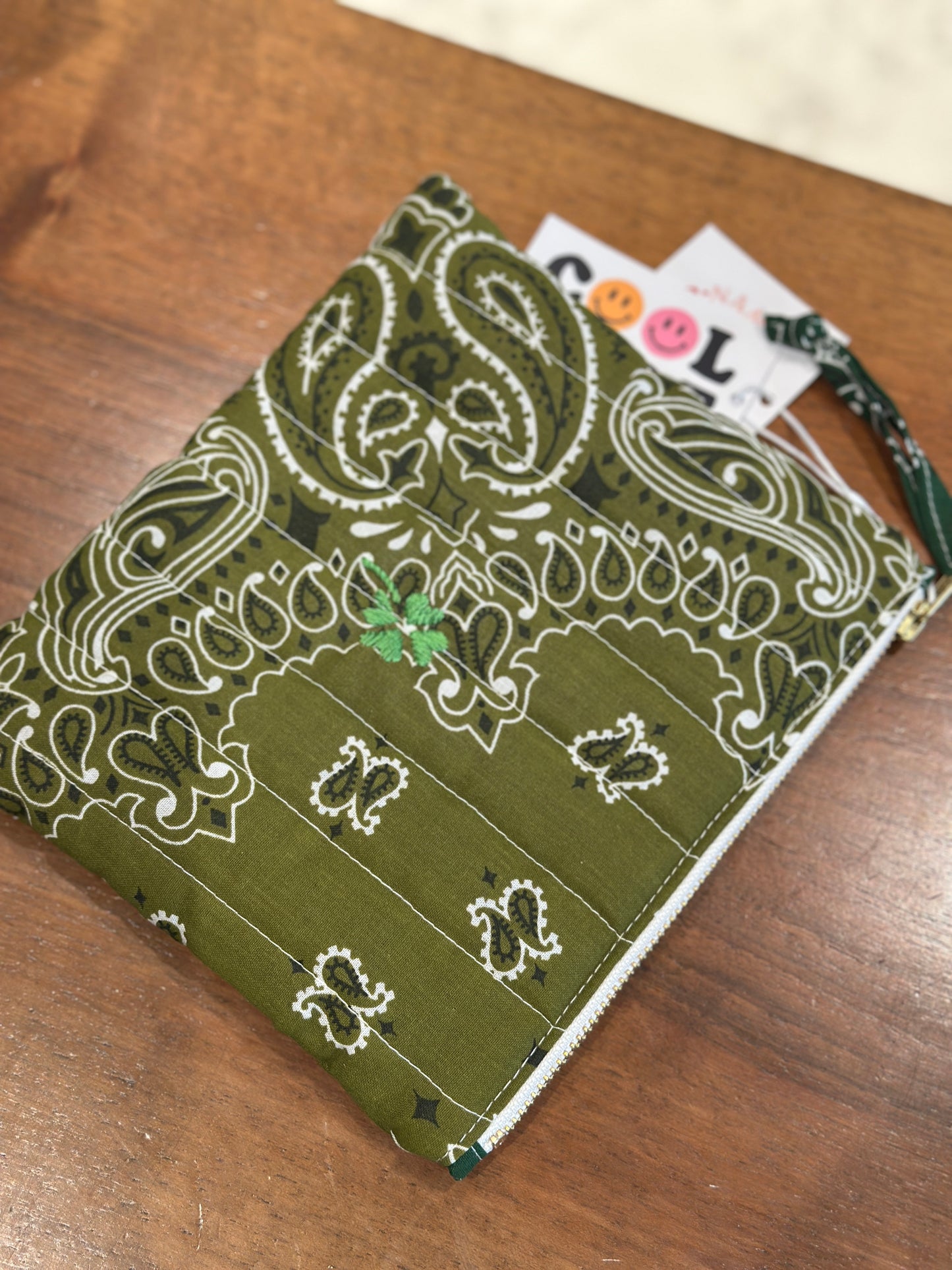 Pochette verde