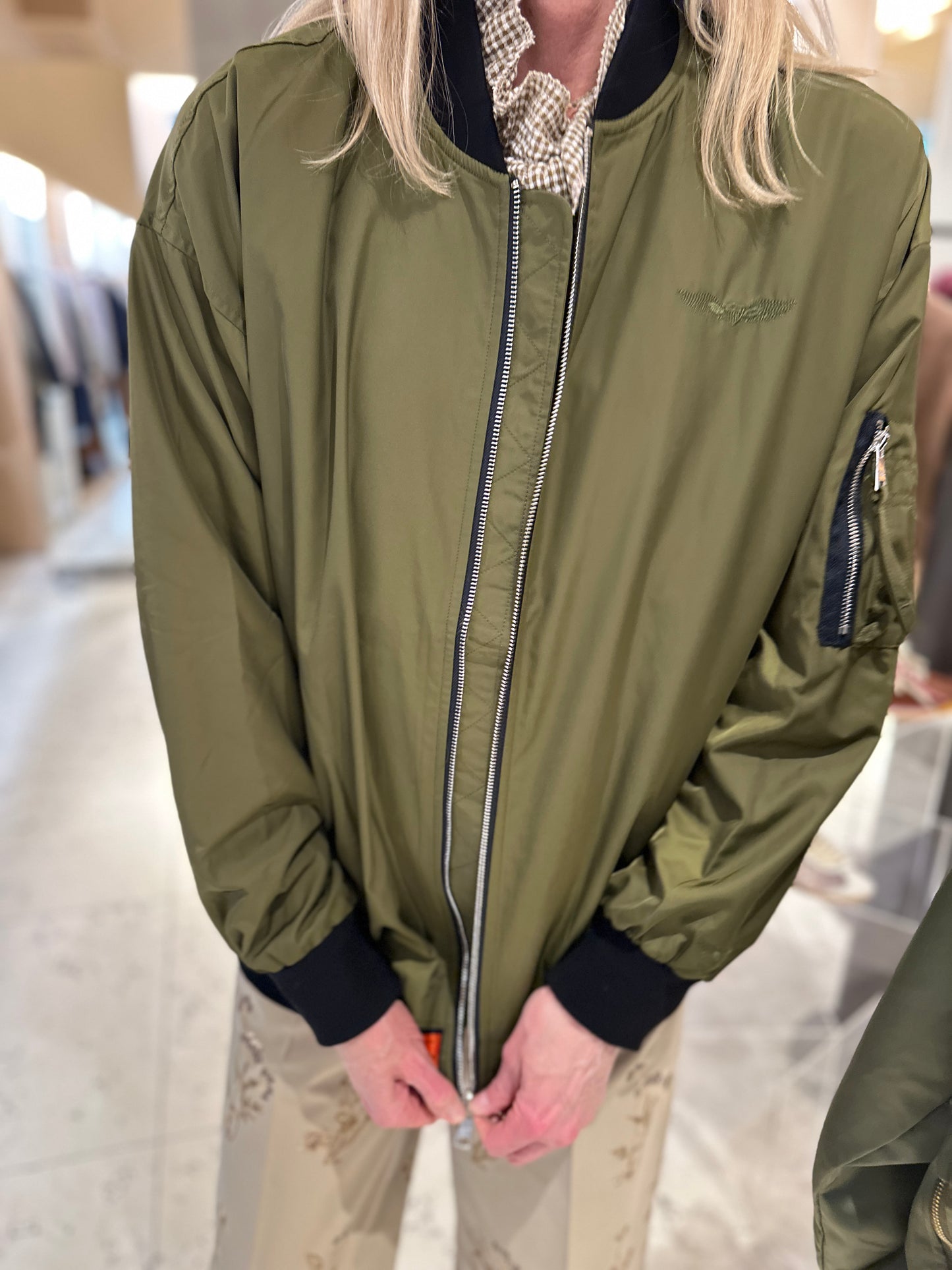 Bomber lungo military